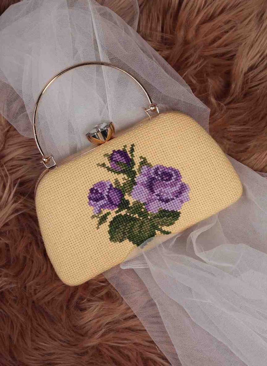 Vintage-Inspired Cross-Stitch Rose Clutch