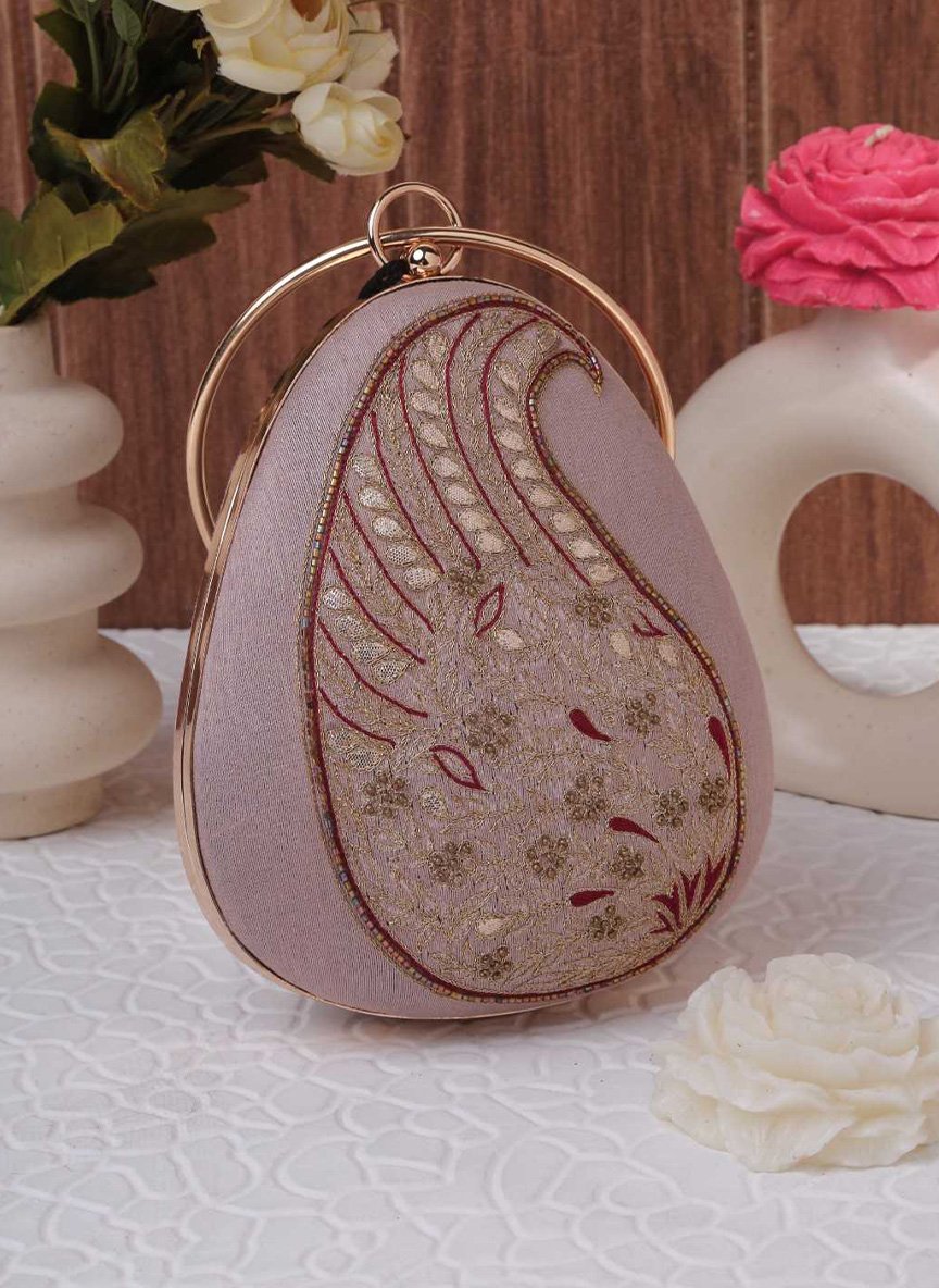 Square shape clutches