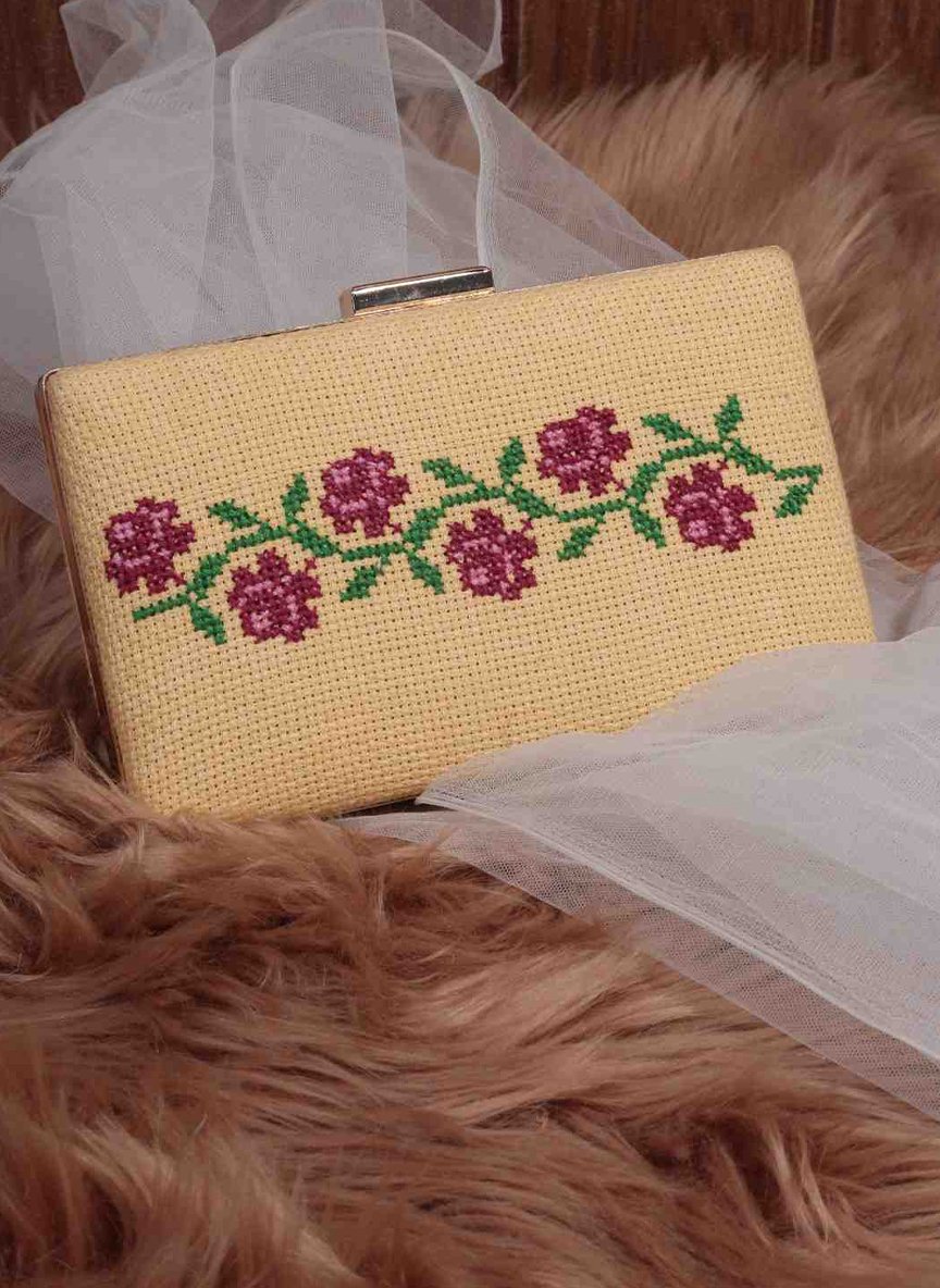 Square shape clutches